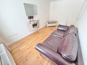 Standingwood Road